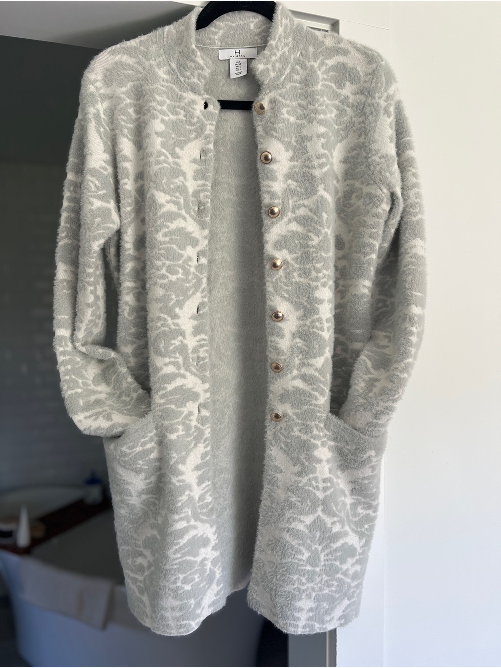 Soft Floral Open Coatigan in Light Gray and Cream